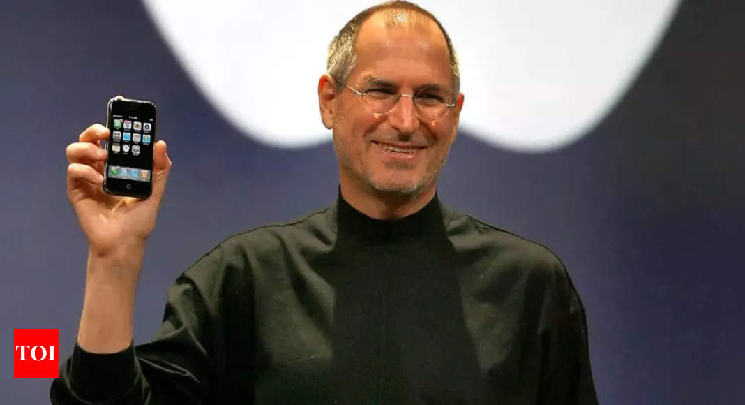 Steve Jobs deseaba que el iPhone original no tuviera ranura para tarjeta SIM