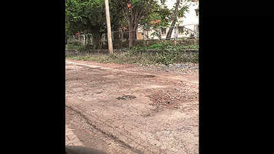 Karnatak University campus dogged by bad quality roads