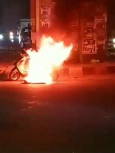 Another Pure EV burns! Epluto 7G e-scooter catches fire in Hyderabad