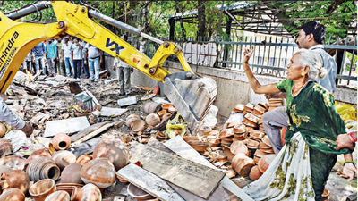 Delhi: AAP-BJP war of words hots up amid blame game over anti-encroachment drive