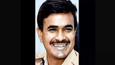 Hyderabad police commissioner CV Anand warns pub, restaurant owners against violations