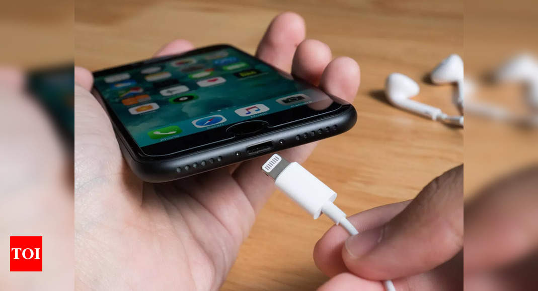 Apple testando iPhones com porta USB-C: relatório