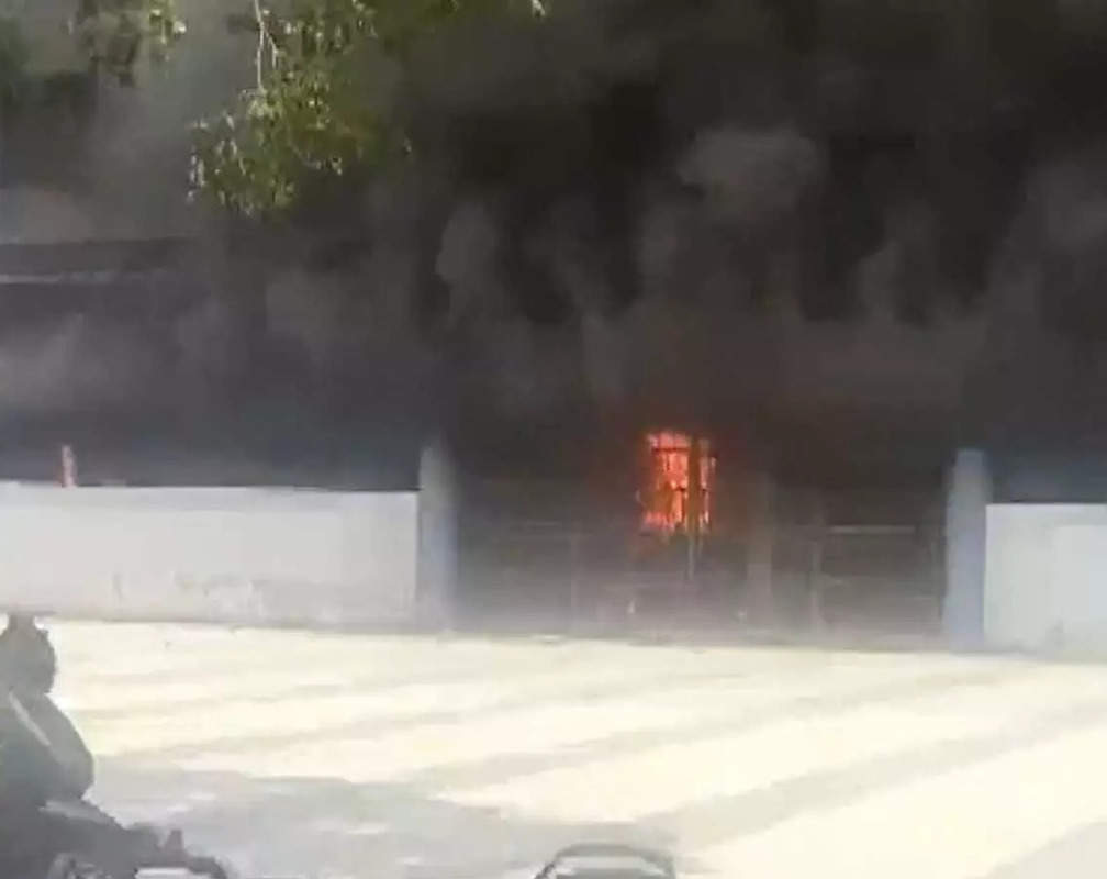 
Punjab: Fire breaks out in Guru Nanak Dev Hospital in Amritsar, patients evacuated, no casualty reported
