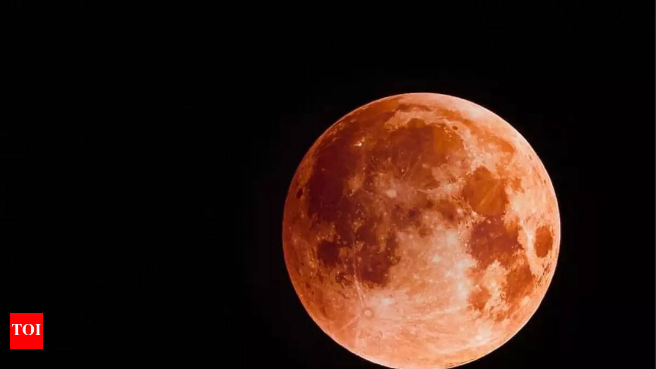 Indian Red Moon