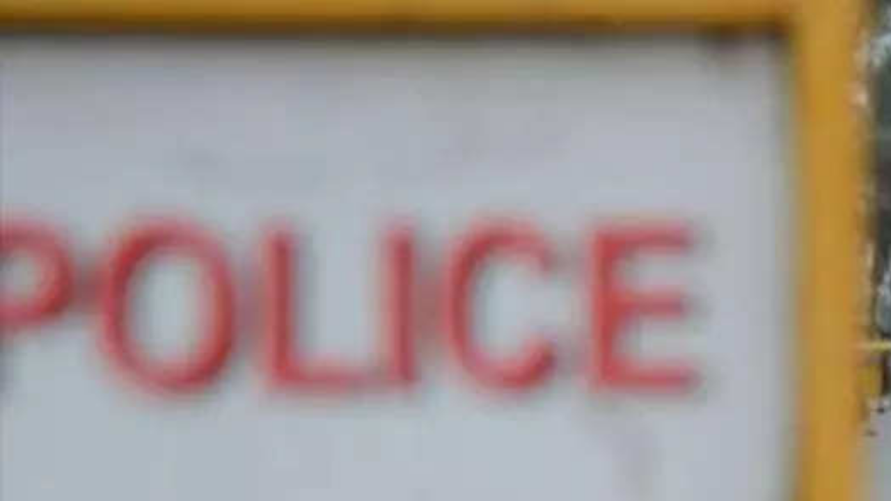 Madhya Pradesh: Man slits wifes throat, disposes her body; hangs himself  to death | Bhopal News - Times of India