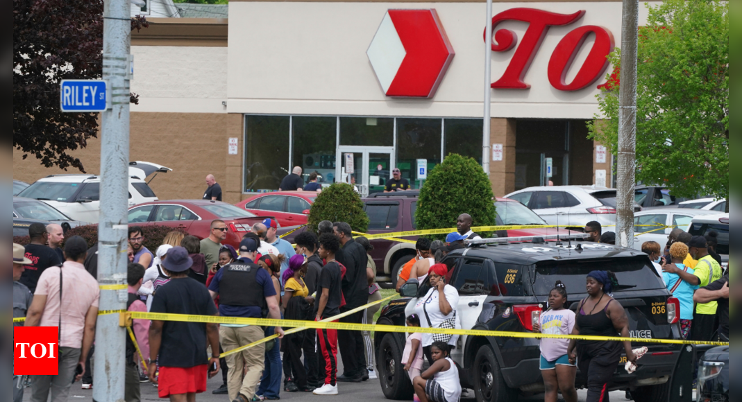 US: At least 10 dead in mass shooting at Buffalo supermarket – Times of India