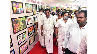 Paintings on Thirukural draw crowds at Chithirai exhibition