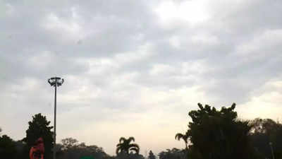 Partly cloudy skies in Kolhapur city, maximum temperature at 33 degree Celsius