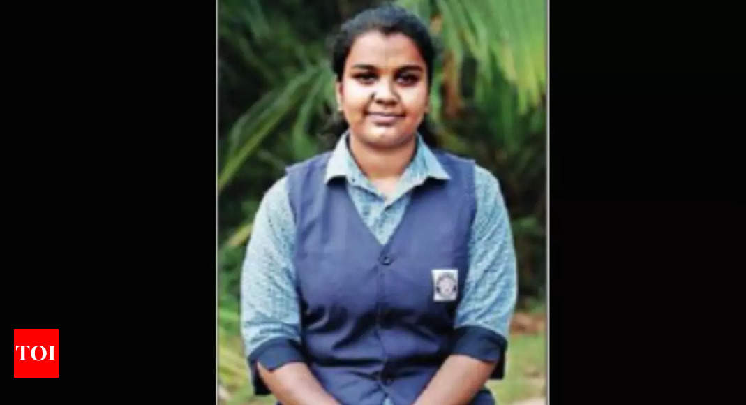 Kerala: This Class X student is busy completing a film | Kozhikode News -  Times of India