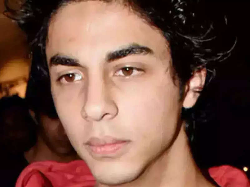 In his first post after drug controversy, Aryan Khan gives a shout out to sister Suhana Khan for her Bollywood debut