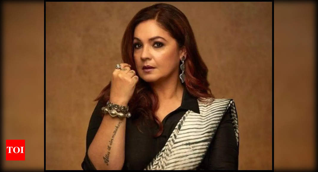 Pooja Bhatt thanks PETA India for honouring her for being 1st Indian director to pledge not to use animals in films: Will rely on graphics – Times of India