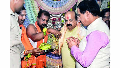 CM eager to transform pilgrimage centres a la Varanasi