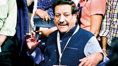 Udaipur: Senior Congress leader Prithviraj Chavan for ban on EVMs, wants ballot papers back