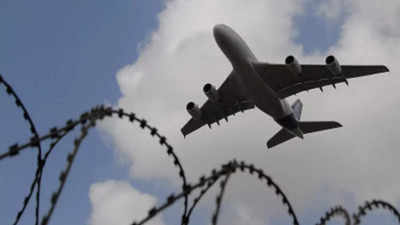 Drunk flyer forces flight to land in Mumbai