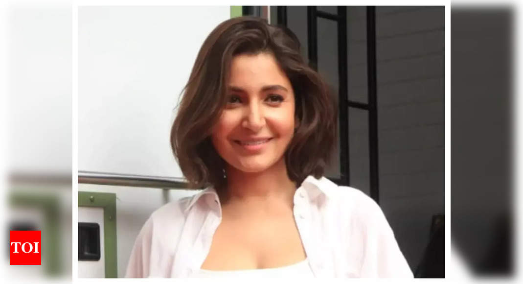 Anushka Sharma feels people don’t understand the emotions of a working mother, says ‘Striking a work-life balance is harder for women’ – Times of India