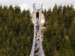 Suspension footbridge