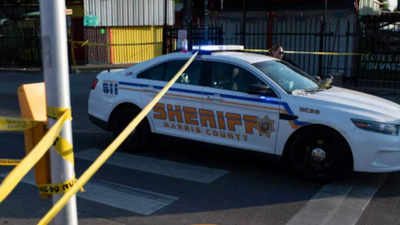 2 dead, 3 hospitalized in Houston market shooting: Sheriff