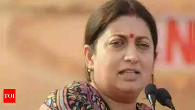 Smriti Irani faces protests by Congress over price rise during Pune visit