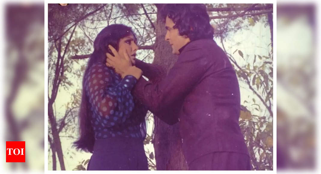 47 years of ‘Khel Khel Mein’: Neetu Kapoor remembers Rishi Kapoor as she shares some priceless throwback pictures from the movie – Times of India