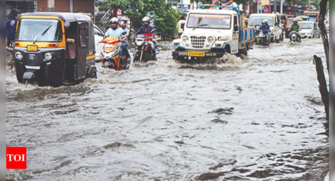 Guwahati: Water project work in rain worsens road condition, mud and garbage clog drains