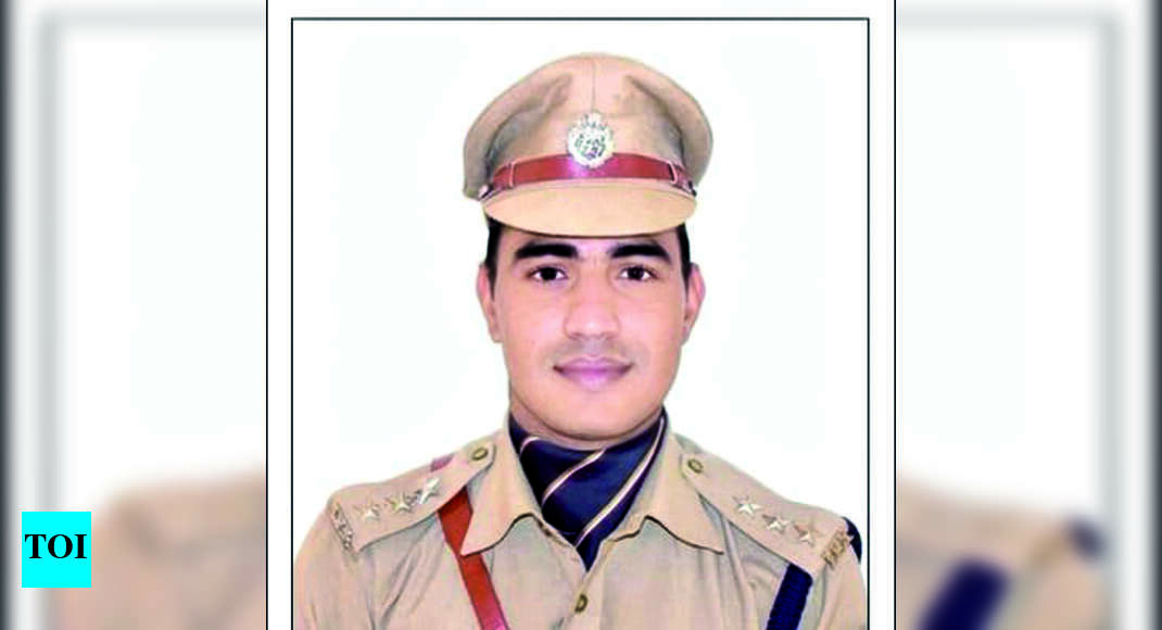 Ips: Ips Officer’s People-friendly Tweet Wins Hearts In Dahod ...
