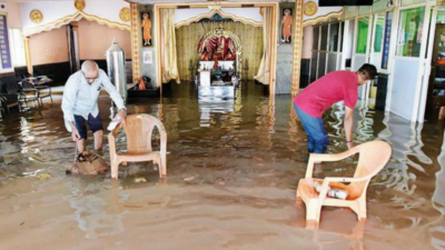 Bengaluru floods: Marooned and hungry, they waited for food packets