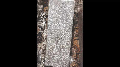 Tamil Nadu: Stone tablet with vatteluttu script found in Tirupur