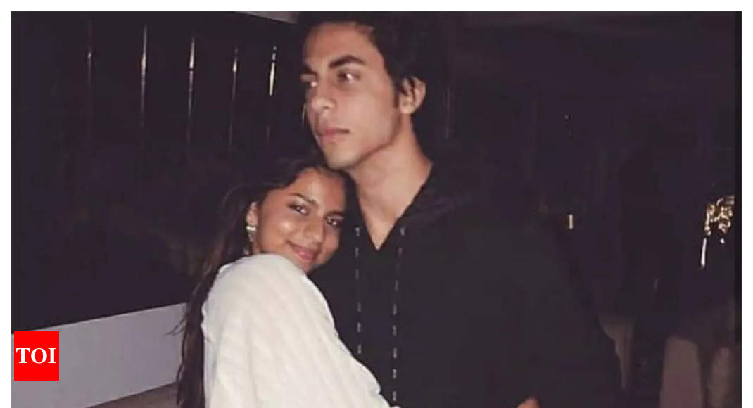 Aryan Khan joins sister Suhana Khan on the sets of 'The Archies' – See ...