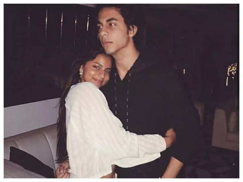 Aryan Khan joins sister Suhana Khan on the sets of 'The Archies' – See viral photos