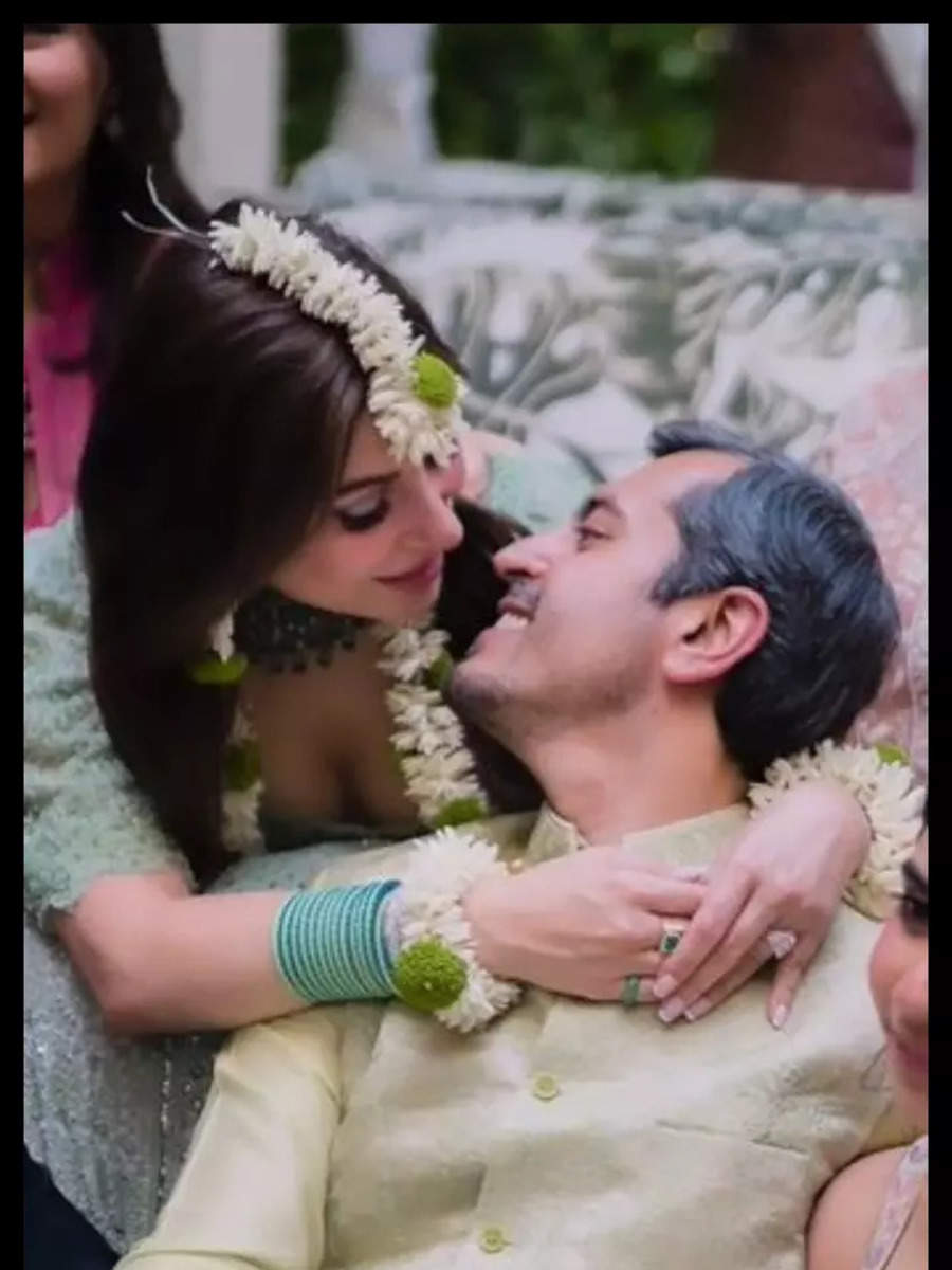 Dreamy pictures from Kanika Kapoor and Gautam’s mehendi ceremony