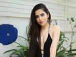 Urfi Javed commands attention with unconventional outfits, bewitching pictures make heads turn