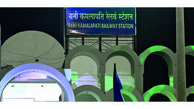 Rani Kamalapati: Buzzing Nightlife At Rkmp Stn Turns Travellers’ Bane ...