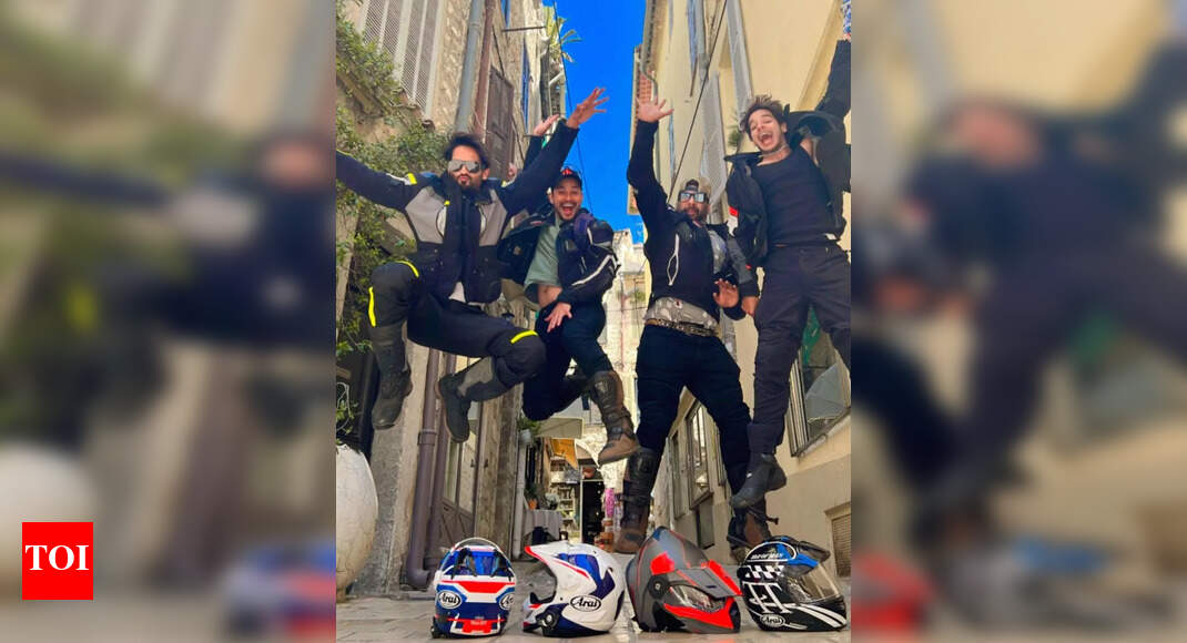 Biker boys Shahid Kapoor, Ishaan Khatter and Kunal Kemmu dish out major friendship goals – Times of India