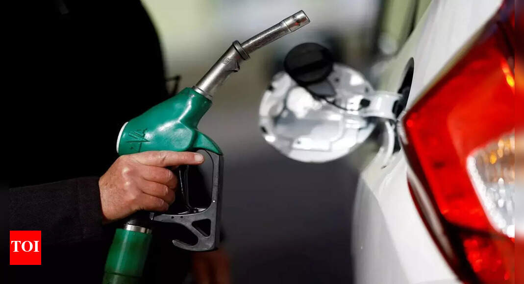 Petrol price cut by Rs 9.5/litre, diesel by Rs 7 as Centre slashes excise duty