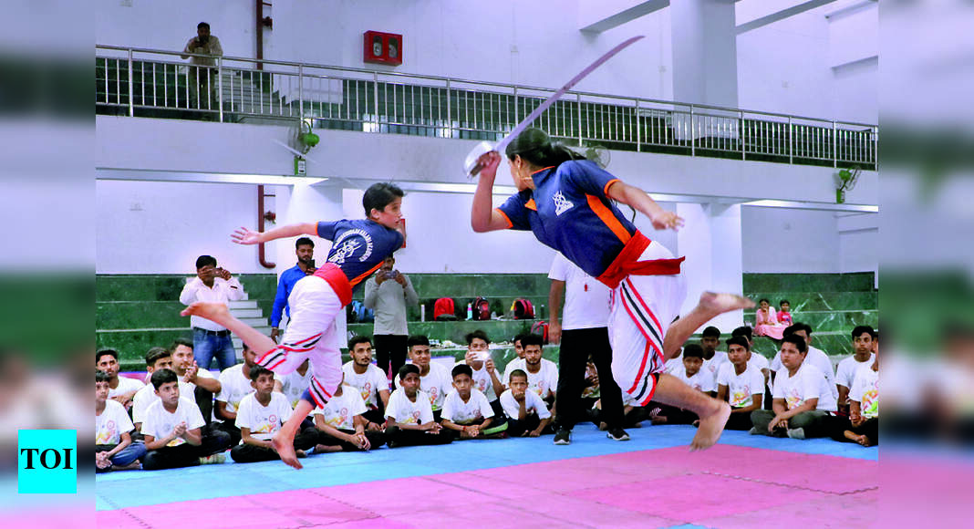 Kalaripayattu Martial Arts Display Enthrals Audience Lucknow News Times of India