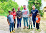 Bebo explores Darjeeling with Saif, Taimur: PICS
