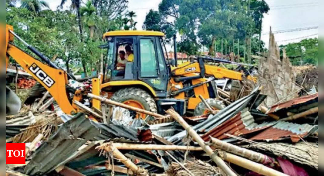 Assam bulldozes houses of 5 families as thana set ablaze