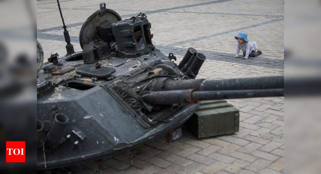 Ukraine extends martial law