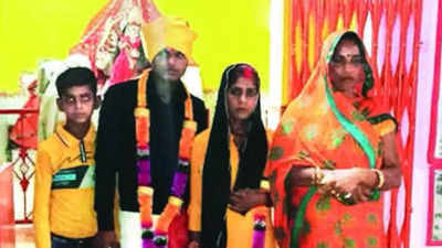 UP policemen sniff lovers’ suicide plan, get them married in thana