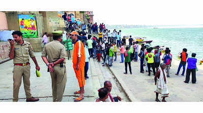 Three drown as boat capsizes in Ganga