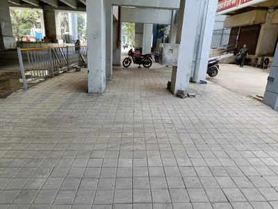 Incomplete work of New Metro Station - Phadi Eksar