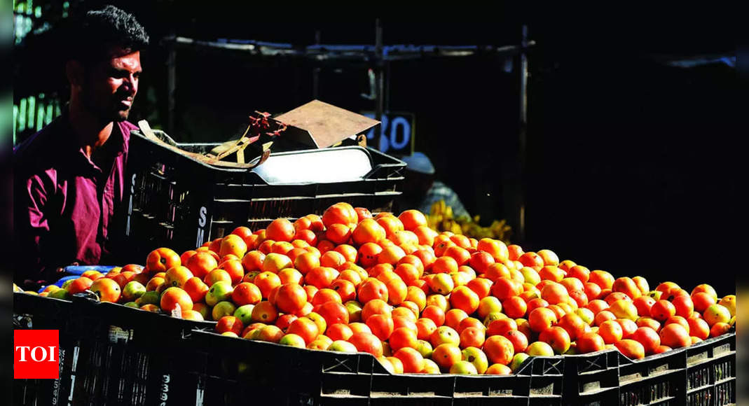 Goa: Supply shortage pushes tomato prices to Rs 100/kg