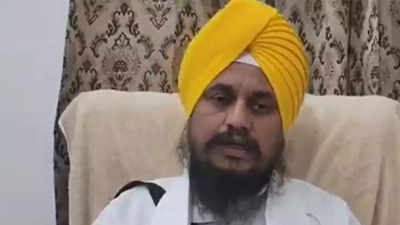 Punjab: Akal Takht Jathedar calls on youth to get arms, stir up row