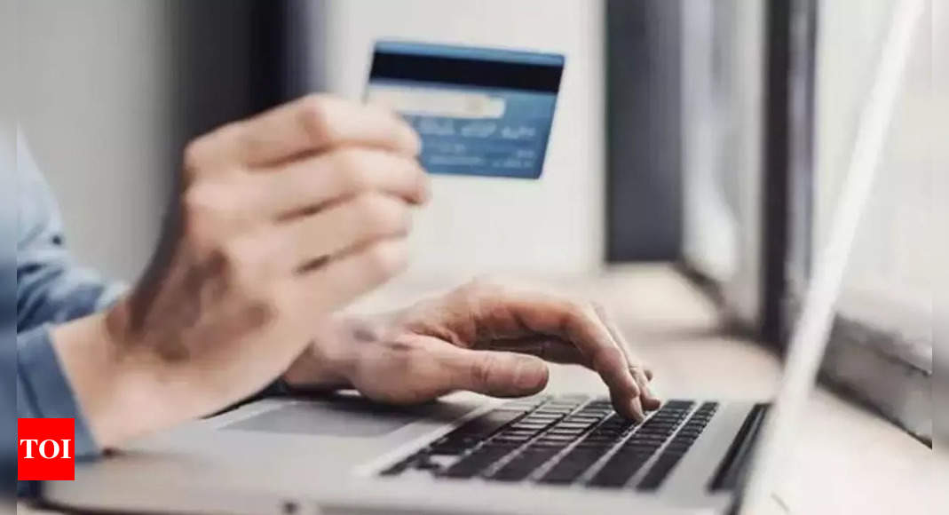 क्रेडिट कार्ड पर ऑनलाइन खर्च मार्च में स्वाइप से करीब 30,000 करोड़ रुपये अधिक: आरबीआई डेटा