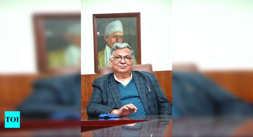 Foyer: Bhu Vc Received Alumni Award by California Inst Of Tech |  Varanasi News