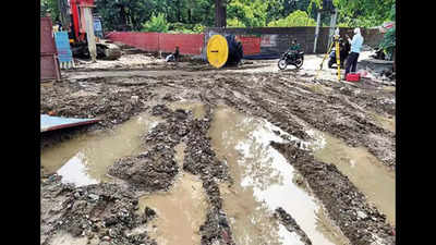 Waterlogging on Dehradun roads adds to commuters' woes