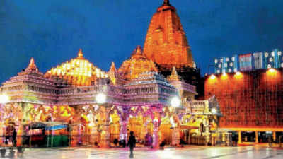 Gujarat: Temple daan petis brim with gratitude