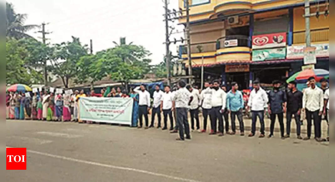 Assam: Tea tribe bodies protest Doloo estate land acquisition