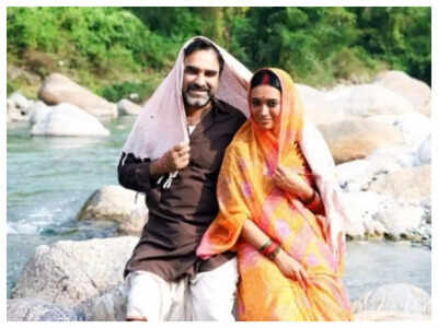 Pankaj Tripathi, Sayani Gupta tweet BTS picture from 'Sherdil: The Pilibhit Saga'