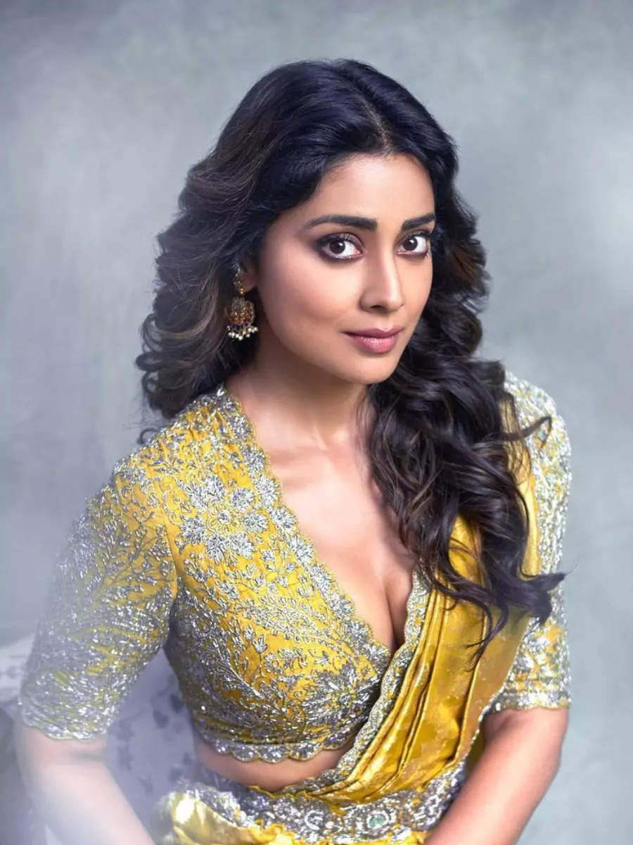 Best saree looks of Shriya Saran